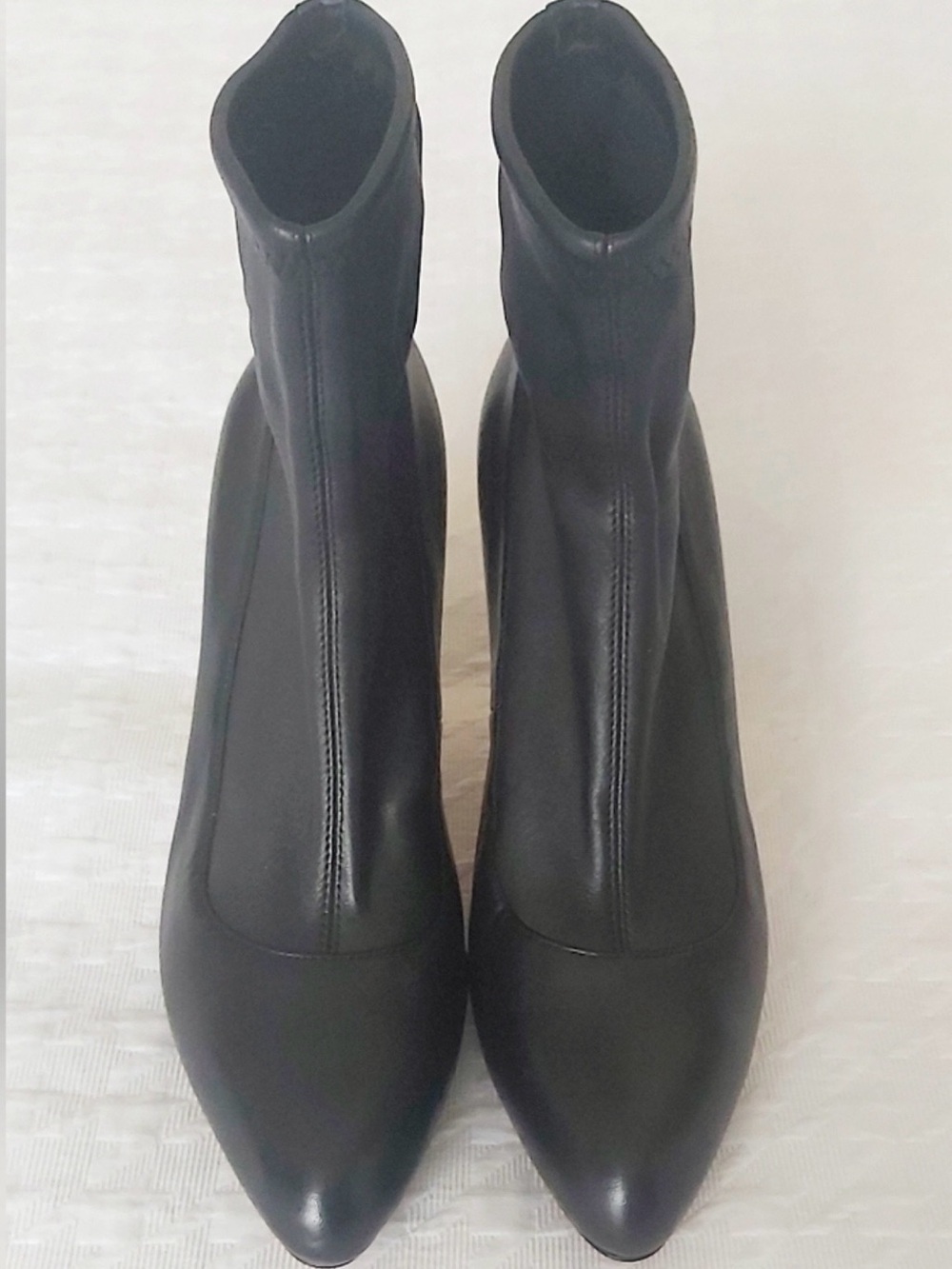 Gianvito Rossi Black Leather almond shape Pointed Toe Ankle Boots. New